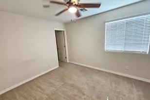 2212 W Betty Elyse Ln, Phoenix, AZ 85023 - Photo 13
