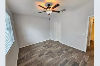2212 W Betty Elyse Lane, Phoenix, AZ 85023 - Photo 15