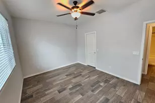 2212 W Betty Elyse Ln, Phoenix, AZ 85023 - Photo 15
