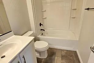 2212 W Betty Elyse Ln, Phoenix, AZ 85023 - Photo 23