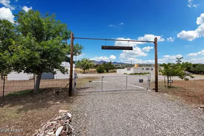 2900 S Holiday Drive, Dewey, AZ 86327 - Photo 1