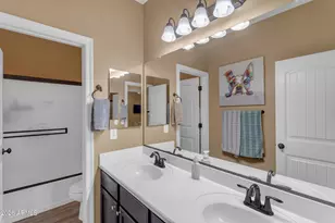 2546 E Carob Dr, Gilbert, AZ 85298 - Photo 35