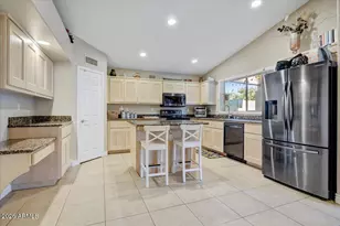5721 W Mariposa Grande Ln, Glendale, AZ 85310 - Photo 5
