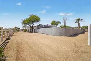 120 W Adamanda Dr, Phoenix, AZ 85086 - Photo 37