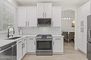 20996 N 82nd Ln, Peoria, AZ 85382 - Photo 9