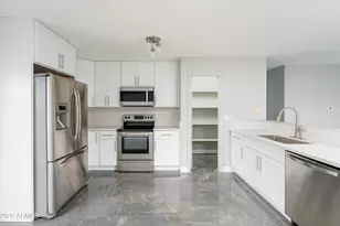 15784 W Crocus Dr, Surprise, AZ 85379 - Photo 9