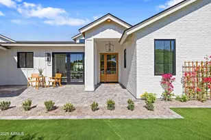 4248 E Patricia Jane Dr, Phoenix, AZ 85018 - Photo 3