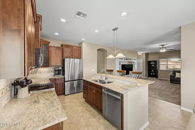 945 W Empress Tree Avenue, San Tan Valley, AZ 85140 - Photo 7