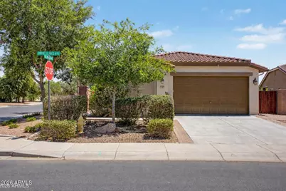 945 W Empress Tree Avenue, San Tan Valley, AZ 85140 - Photo 3