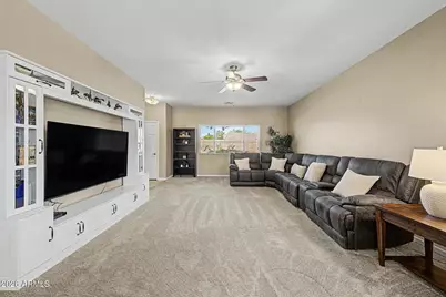 945 W Empress Tree Avenue, San Tan Valley, AZ 85140 - Photo 5
