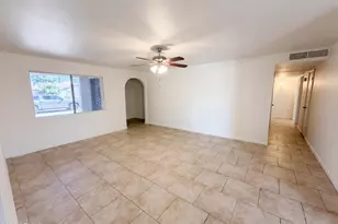 8107 W Meadowbrook Ave, Phoenix, AZ 85033 - Photo 9