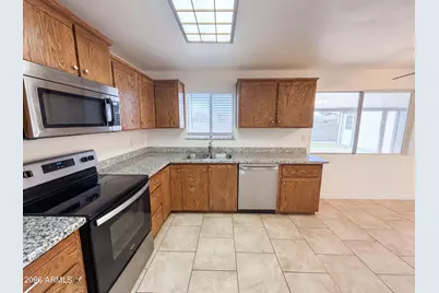 8107 W Meadowbrook Avenue, Phoenix, AZ 85033 - Photo 17