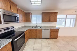 8107 W Meadowbrook Ave, Phoenix, AZ 85033 - Photo 17