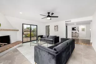 102 W Echo Ln, Phoenix, AZ 85021 - Photo 9