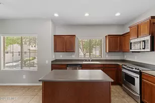 26712 N Babbling Brook Dr, Phoenix, AZ 85083 - Photo 11
