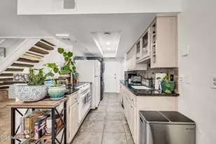 731 E North Ln, Phoenix, AZ 85020 - Photo 9