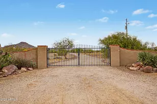 45812 W J-1 Ranch Rd, Wickenburg, AZ 85390 - Photo 29