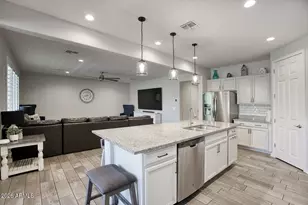 16094 W Desert Hills Dr, Surprise, AZ 85379 - Photo 7