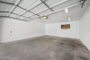 8128 N 41st Dr, Phoenix, AZ 85051 - Photo 9