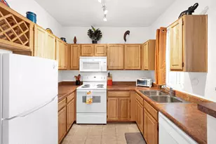 2929 W Yorkshire Dr, Phoenix, AZ 85027 - Photo 9