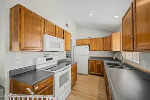 1118 E Utopia Rd, Phoenix, AZ 85024 - Photo 13