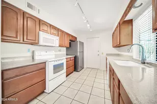 10802 W Hutton Dr, Sun City, AZ 85351 - Photo 5