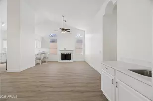 648 W Muirwood Dr, Phoenix, AZ 85045 - Photo 9