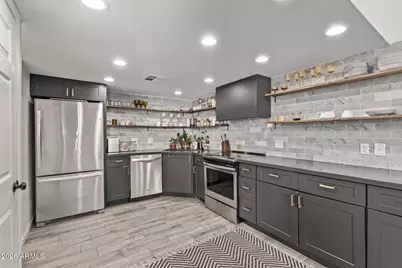 334 W Medlock Drive #D102, Phoenix, AZ 85013 - Photo 15
