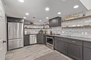 334 W Medlock Dr, Phoenix, AZ 85013 - Photo 15