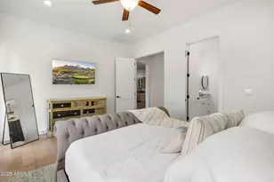 4201 E Cheery Lynn Rd, Phoenix, AZ 85018 - Photo 11