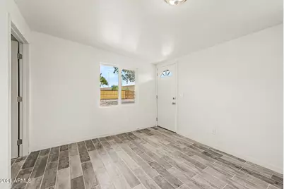 2501 W Hayward Avenue, Phoenix, AZ 85051 - Photo 23