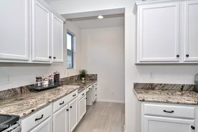 13426 W Mayberry Trail, Peoria, AZ 85383 - Photo 11