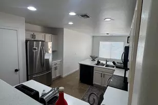 2739 E Beverly Ln, Phoenix, AZ 85032 - Photo 9