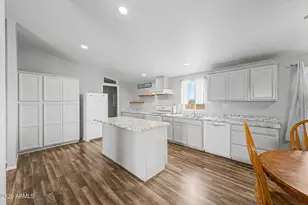 24917 W Morning Vista Ln, Wittmann, AZ 85361 - Photo 7
