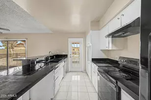 3048 W Acoma Dr, Phoenix, AZ 85053 - Photo 9
