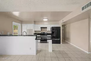 3048 W Acoma Dr, Phoenix, AZ 85053 - Photo 7