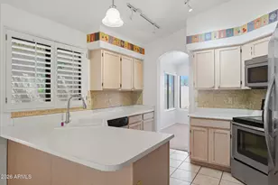 246 E Vaughn Ave, Gilbert, AZ 85234 - Photo 9