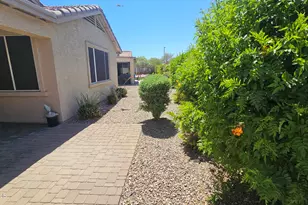 22946 W Desert Bloom St, Buckeye, AZ 85326 - Photo 11