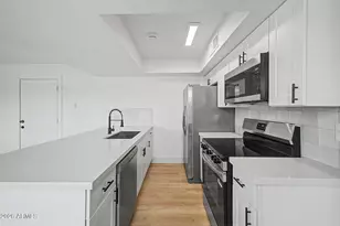8838 North 8th St, Phoenix, AZ 85020 - Photo 13
