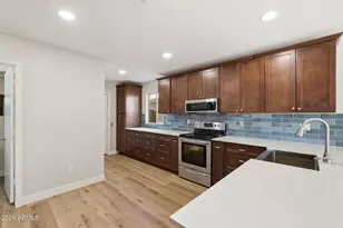 71 N Birch St, Gilbert, AZ 85233 - Photo 9