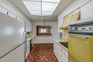 10801 W Mimosa Dr, Sun City, AZ 85373 - Photo 13