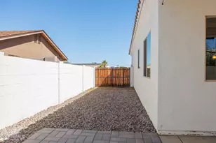 10683 W Buena Vista Dr, Arizona City, AZ 85123 - Photo 41