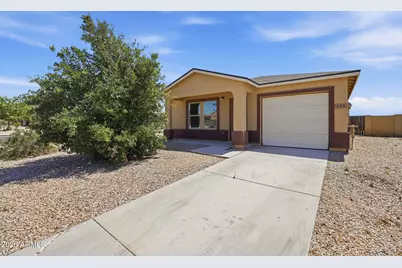 135 E Watson Place, Casa Grande, AZ 85122 - Photo 11
