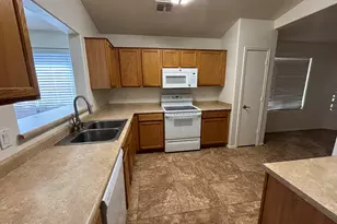 11376 W Locust Ln, Avondale, AZ 85323 - Photo 3