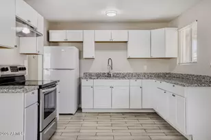 8844 N 40th Ave, Phoenix, AZ 85051 - Photo 9
