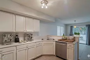 528 S Sunrise Dr, Gilbert, AZ 85233 - Photo 7
