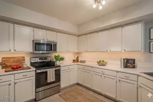 528 S Sunrise Dr, Gilbert, AZ 85233 - Photo 5