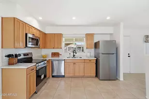 2201 E Gretta Pl, Phoenix, AZ 85022 - Photo 9