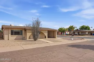 2201 E Gretta Pl, Phoenix, AZ 85022 - Photo 3