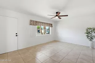2201 E Gretta Pl, Phoenix, AZ 85022 - Photo 11